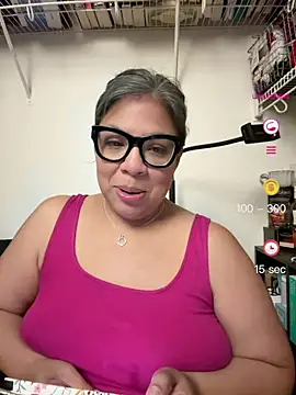 Snapshot of BettyWhispers chatting on June 21, 3:20 am BettyWhispers online show from June 21, 3:20 am