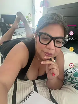 Snapshot of BettyWhispers chatting on June 22, 8:50 pm BettyWhispers online show from June 22, 8:50 pm