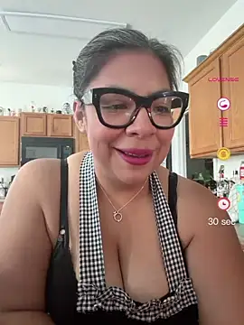 Snapshot of BettyWhispers chatting on June 28, 4:13 pm BettyWhispers online show from June 28, 4:13 pm