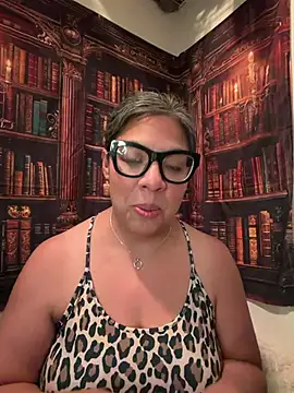 Snapshot of BettyWhispers chatting on July 23, 3:15 am BettyWhispers online show from July 23, 3:15 am