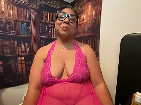 Snapshot of BettyWhispers chatting on August 2, 9:24 pm BettyWhispers online show from August 2, 9:24 pm