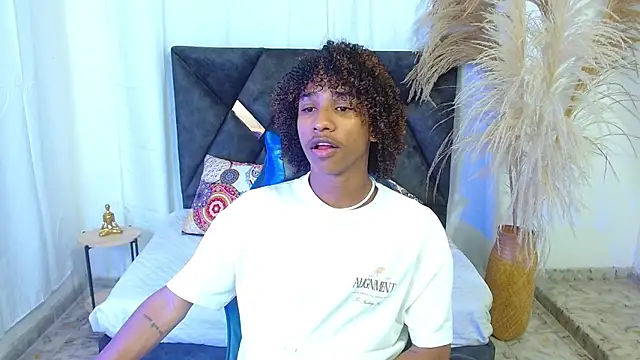 angelll18  online show from February 10, 8:35 pm