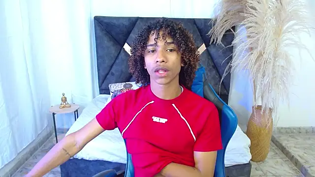 angelll18  online show from February 12, 9:10 pm