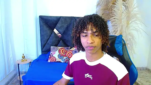 angelll18  online show from March 21, 8:34 pm