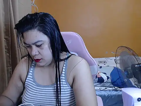 ur hotsexymaria online show from February 23, 11:46 pm