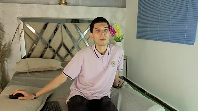 prettyboyy 13 online show from December 20, 3:24 am