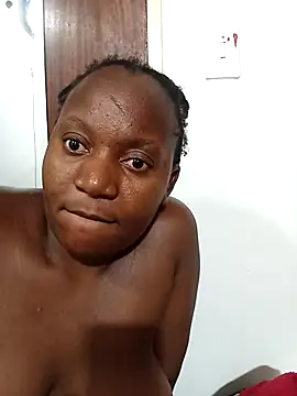 SweetHotPussy 99 online show from April 18, 10:32 pm