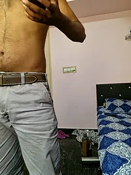Snapshot of suhxil79 chatting on March 29, 6:46 am suhxil79 online show from March 29, 6:46 am