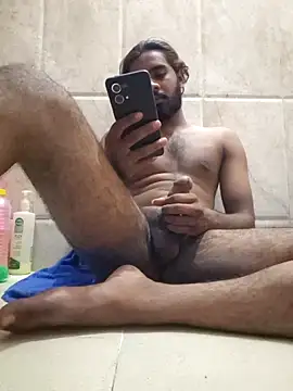 Snapshot of suhxil79 chatting on May 9, 7:30 pm suhxil79 online show from May 9, 7:30 pm