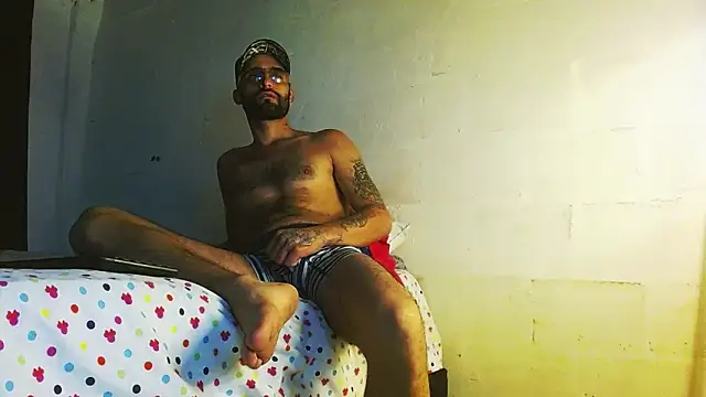 Snapshot of Alex_Flame_ chatting on May 8, 9:20 pm Alex Flame online show from May 8, 9:20 pm