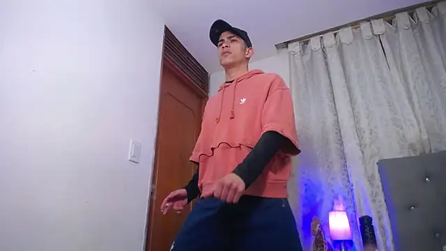 TOMBOYSEXX online show from April 4, 1:59 am