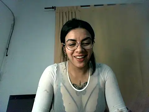 Snapshot of luluclark69 chatting on May 30, 11:24 pm luluclark69 online show from May 30, 11:24 pm