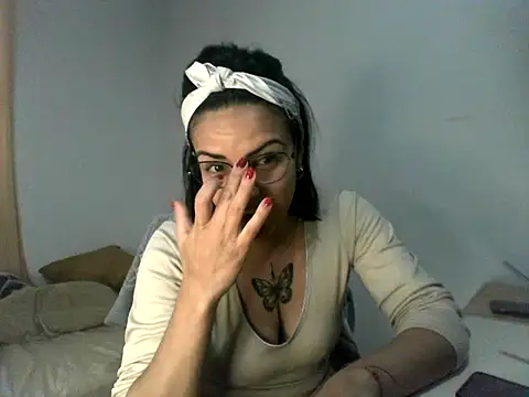 Snapshot of luluclark69 chatting on June 3, 3:06 pm luluclark69 online show from June 3, 3:06 pm