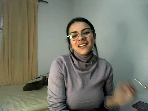 Snapshot of luluclark69 chatting on June 8, 10:32 pm luluclark69 online show from June 8, 10:32 pm