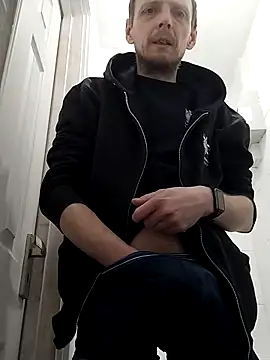 CrookedBunk3527 online show from April 8, 4:01 am