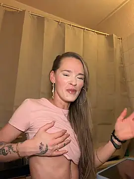 Snapshot of vinique99 chatting on March 1, 11:34 am vinique99 online show from March 1, 11:34 am