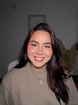 Snapshot of Zarahs_Blare1 chatting on April 21, 1:42 am Zarahs Blare1 online show from April 21, 1:42 am