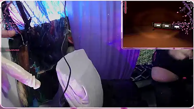 Snapshot of HonneyBunnyXO chatting on May 27, 2:30 am HonneyBunnyXO online show from May 27, 2:30 am