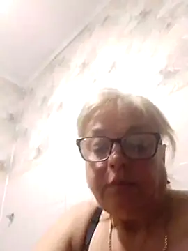 Snapshot of LinaLight88 chatting on May 24, 9:31 pm LinaLight88 online show from May 24, 9:31 pm