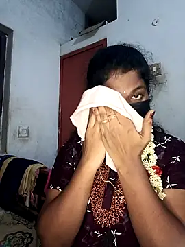 Snapshot of tamilsaisree chatting on April 28, 5:18 pm tamilsaisree online show from April 28, 5:18 pm