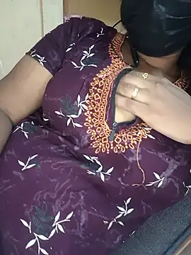 Snapshot of tamilsaisree chatting on July 2, 6:41 am tamilsaisree online show from July 2, 6:41 am