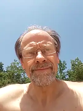 Snapshot of Quebec46 chatting on June 21, 11:46 am Quebec46 online show from June 21, 11:46 am