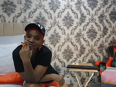 Snapshot of JANIELEE8x chatting on December 15, 2:32 pm JANIELEE8x online show from December 15, 2:32 pm