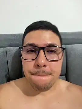 juanjr-1995- online show from December 15, 3:33 am