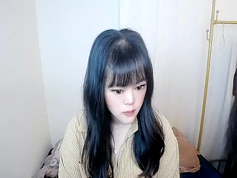 Snapshot of 605kkv chatting on February 22, 3:51 am 605kkv online show from February 22, 3:51 am