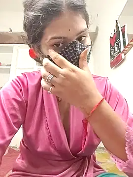 Snapshot of Cut_madhuri chatting on May 1, 7:24 am Cut madhuri online show from May 1, 7:24 am