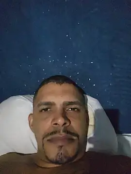 Snapshot of marreta240675 chatting on August 3, 8:13 am marreta240675 online show from August 3, 8:13 am