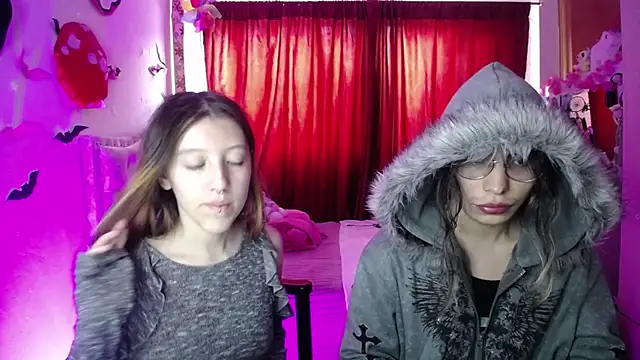 Briar y Blair online show from April 21, 2:01 pm