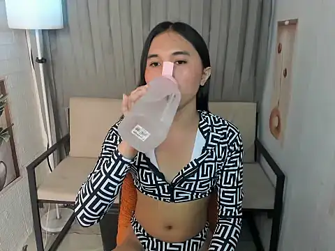 Snapshot of BigCockLiah chatting on March 3, 4:18 am BigCockLiah online show from March 3, 4:18 am