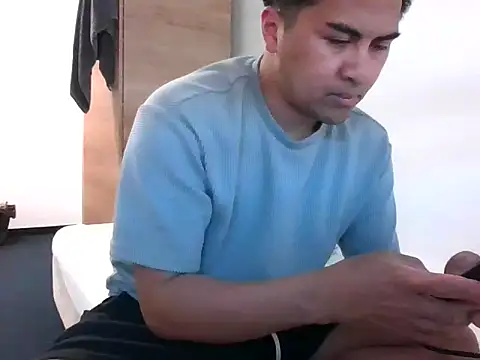 sweetpinoy2027 online show from April 18, 12:20 pm