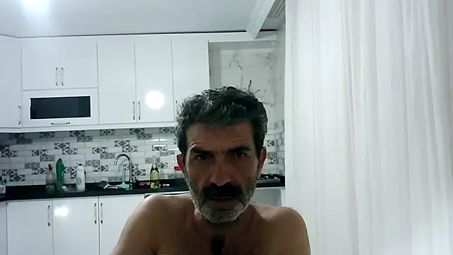 Snapshot of kobra21turki chatting on April 21, 1:42 am kobra21turki online show from April 21, 1:42 am