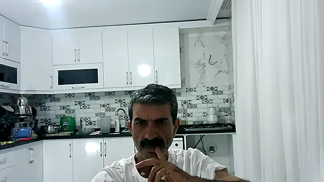 Snapshot of kobra21turki chatting on April 28, 10:04 pm kobra21turki online show from April 28, 10:04 pm