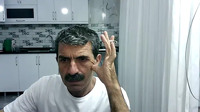 Snapshot of kobra21turki chatting on May 17, 11:01 pm kobra21turki online show from May 17, 11:01 pm