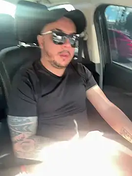 Snapshot of Diegohernan17 chatting on June 27, 3:39 pm Diegohernan17 online show from June 27, 3:39 pm
