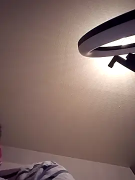 damslebambou1 online show from April 7, 12:33 am