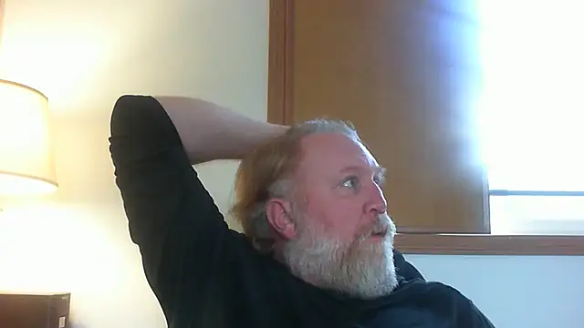 Snapshot of Ginger_Daddy chatting on December 22, 10:40 pm Ginger Daddy online show from December 22, 10:40 pm