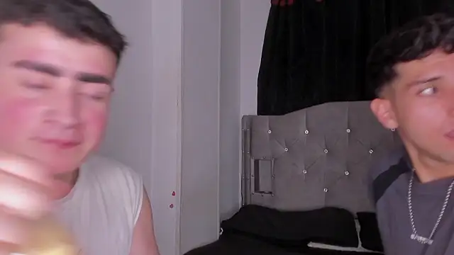 Snapshot of naughtysalomon__ chatting on February 4, 2:50 am naughtysalomon online show from February 4, 2:50 am