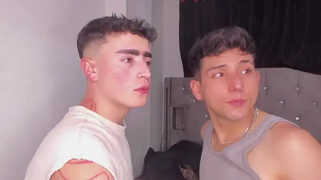 Snapshot of naughtysalomon__ chatting on February 21, 12:11 am naughtysalomon online show from February 21, 12:11 am