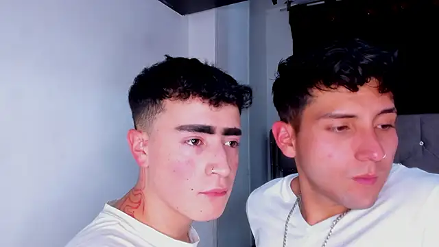 Snapshot of naughtysalomon__ chatting on February 28, 1:17 am naughtysalomon online show from February 28, 1:17 am