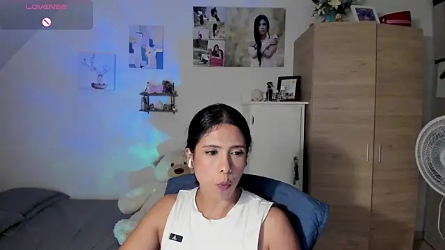 Snapshot of VEROSlen- chatting on June 10, 2:12 am VEROSlen- online show from June 10, 2:12 am