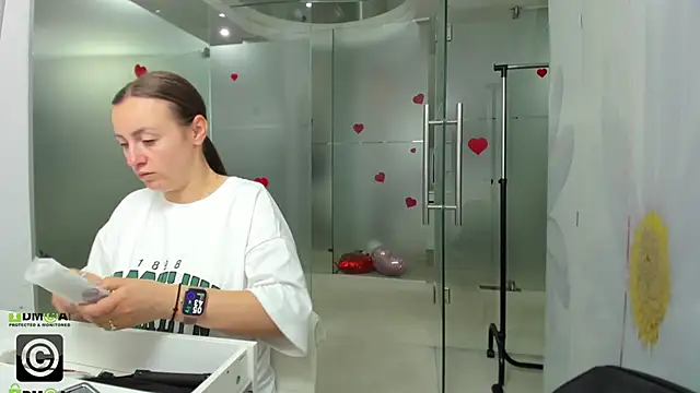 Snapshot of missdominna chatting on June 2, 2:46 am missdominna online show from June 2, 2:46 am