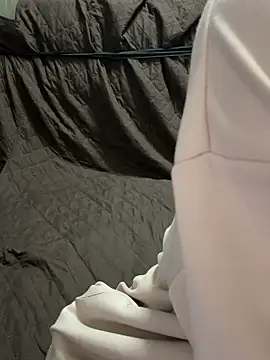 Snapshot of tubasa1216 chatting on February 5, 11:48 am tubasa1216 online show from February 5, 11:48 am