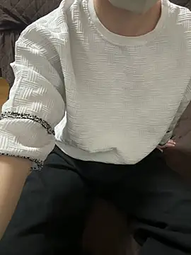 Snapshot of tubasa1216 chatting on March 6, 12:01 pm tubasa1216 online show from March 6, 12:01 pm