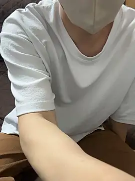 Snapshot of tubasa1216 chatting on May 6, 12:10 pm tubasa1216 online show from May 6, 12:10 pm