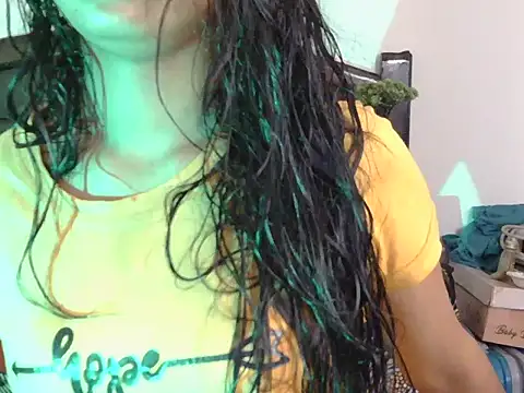 Snapshot of miss_ragni chatting on April 25, 3:42 am miss ragni online show from April 25, 3:42 am