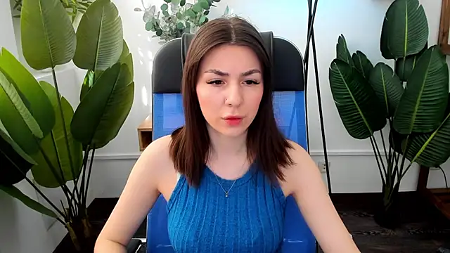 Snapshot of DiRosie chatting on May 19, 4:19 am DiRosie online show from May 19, 4:19 am